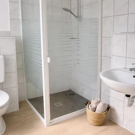 Monteur- Und Ferienunterkunft Apartamento Waghäusel